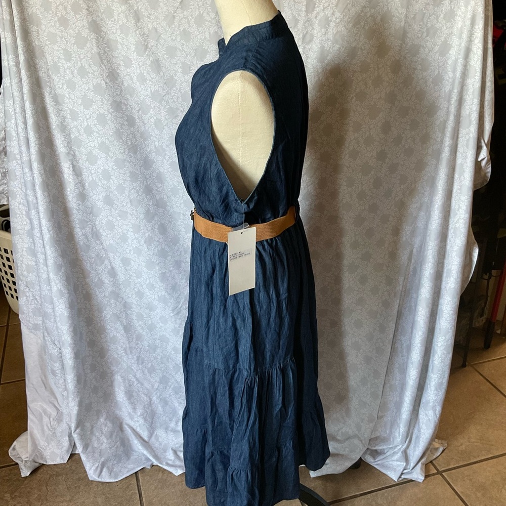 Elegant Sleeveless Blue Dress with Belt - Picture 2 of 5